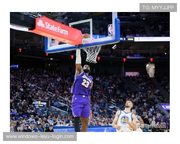 朗多无球跑动制造错位，改变湖人进攻节奏